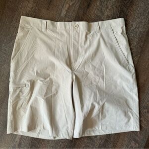 Columbia PFG Shorts Men's Size 38W 10L Khaki Chino Pockets Outdoor Fishing Logo